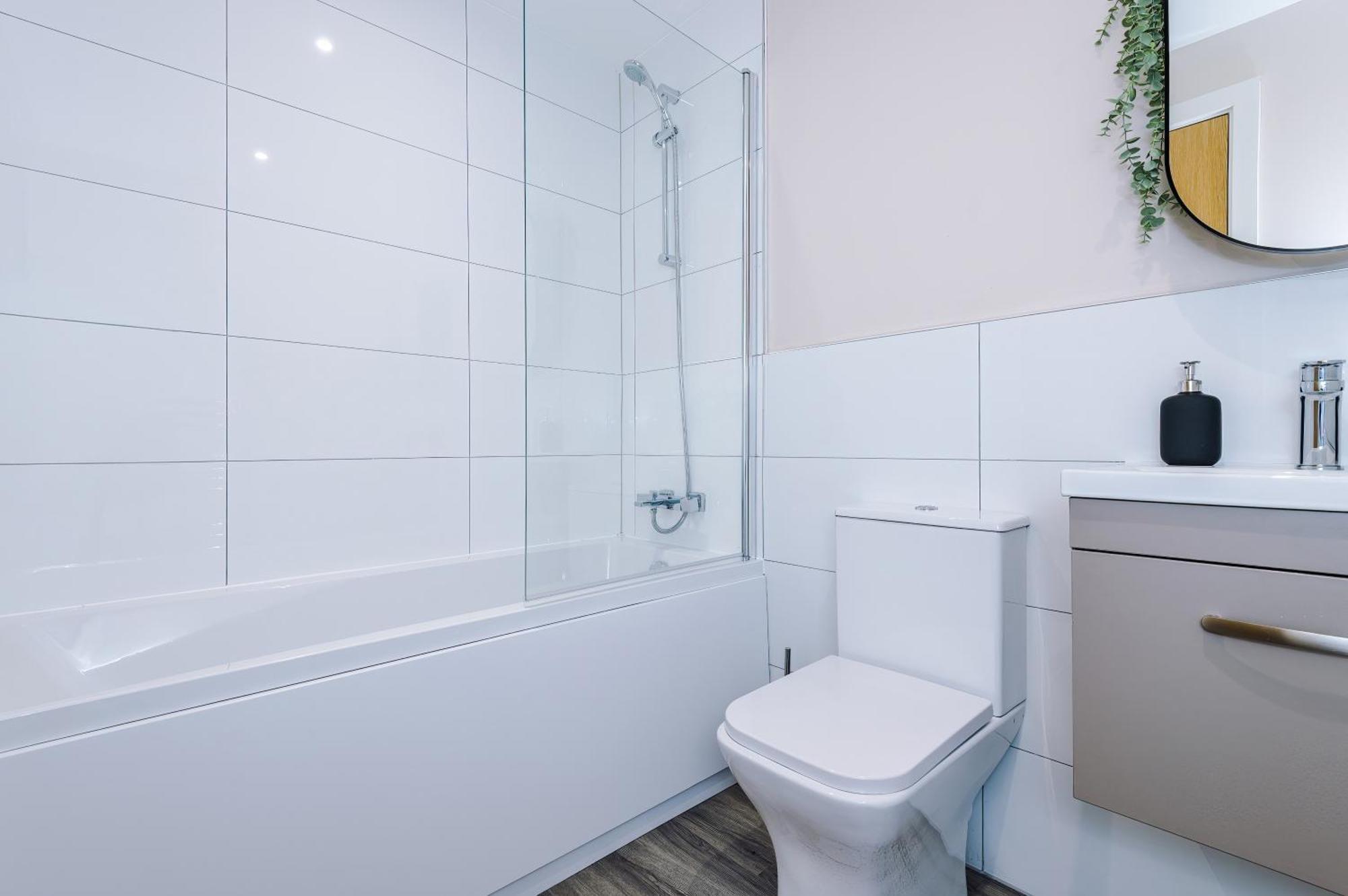 Deluxe New Build 2 Bedroom 2 Bathroom Apartment - Free Secure Parking Manchester Exterior photo